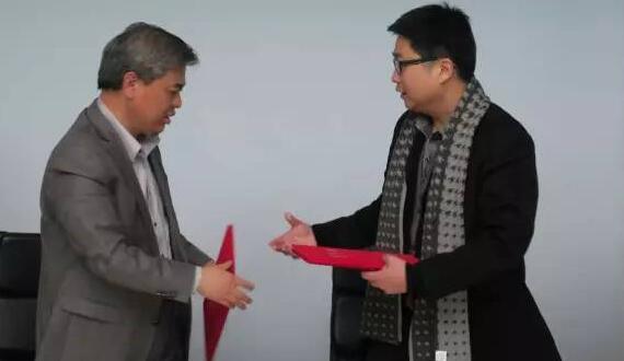 UG环球组团学习体验无锡“拈花湾”，，并与MAO签署战略相助，，预示着UG环球将在精品地产、工业地产、旅游地产等领域与MAO增强深度相助。。。