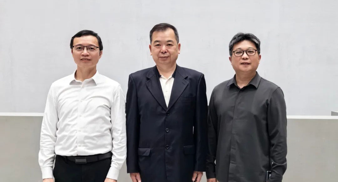 福建理工大学党委书记吴仁华一行莅临UG环球考察指导